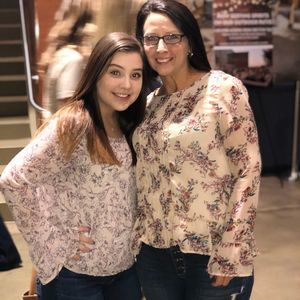 Meet your Posher, Nicole